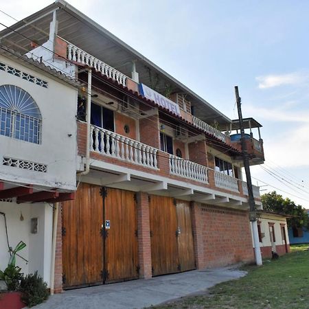 Hotel Luna Llena Mariquita Buitenkant foto