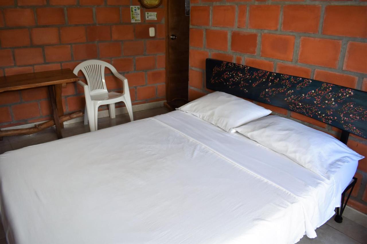 Hotel Luna Llena Mariquita Buitenkant foto